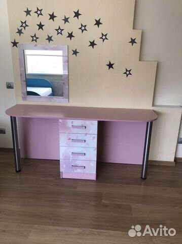 Столик и шкафчик