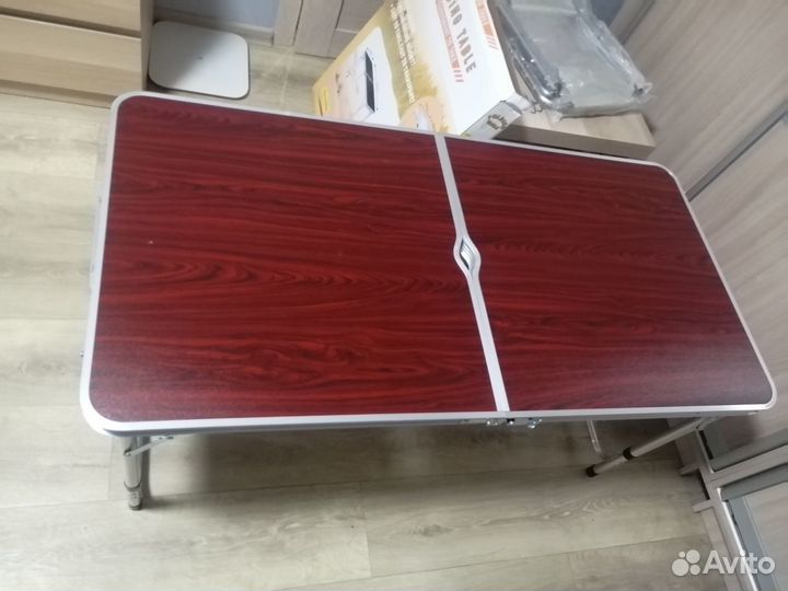 Складной стол со стульями