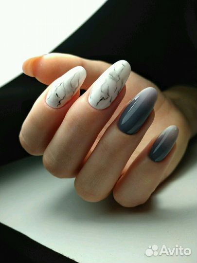 Педикюр с покрытием лаком