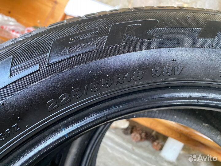 Bridgestone Dueler H/P Sport 255/55