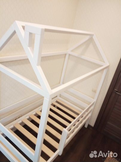 Детская кровать домик