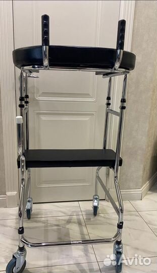 Ходунки с опорные на колёсах