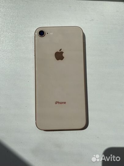 Телефон iPhone 8