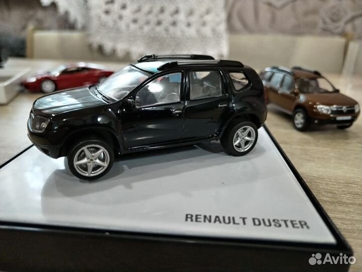 Renault duster 1:43