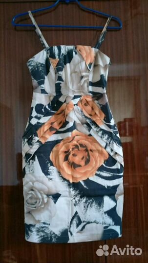 Платье-футляр