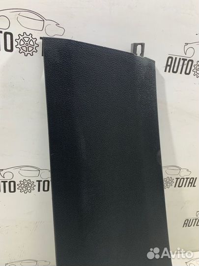 Накладка центральной стойки левая Volkswagen Polo