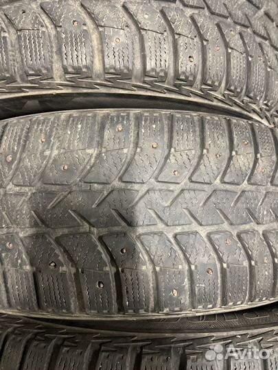 Bridgestone Ice Cruiser 5000 215/65 R16 98T