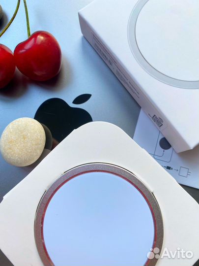 Беспрводная зарядка Apple Charger