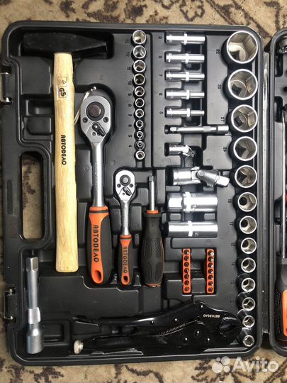 Набор инструментов для авто в чемодане