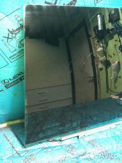 Стекло двери задней левой Toyota Land Cruiser 200