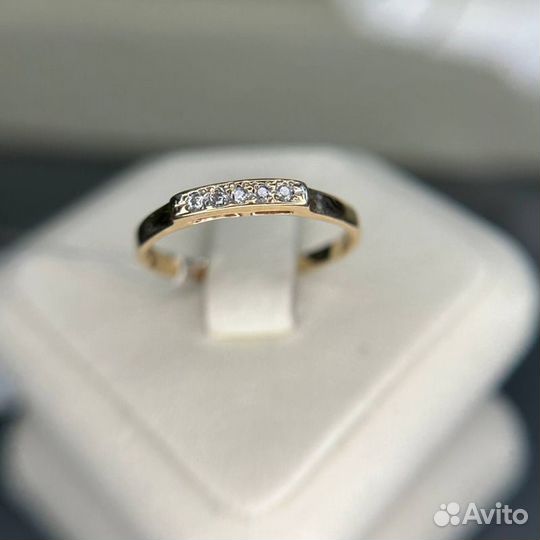 Золотое кольцо с бриллиантом 585 золото