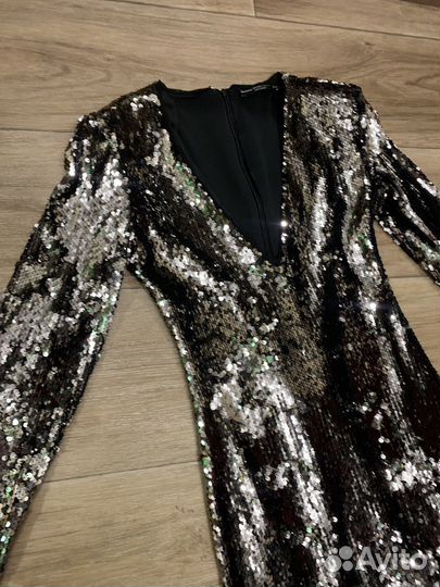 Новогоднее платье с пайетками Bershka