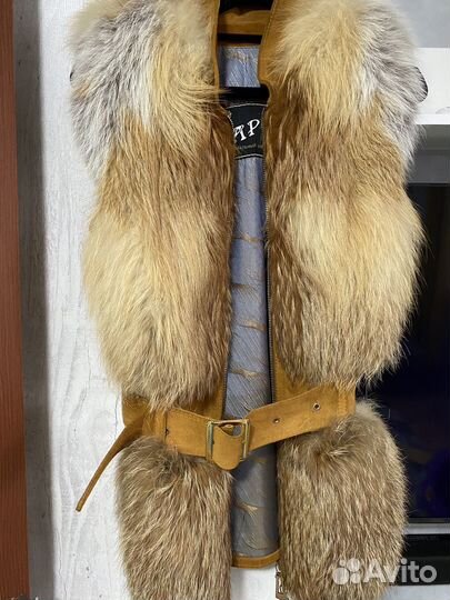 Меховая жилетка из лисы