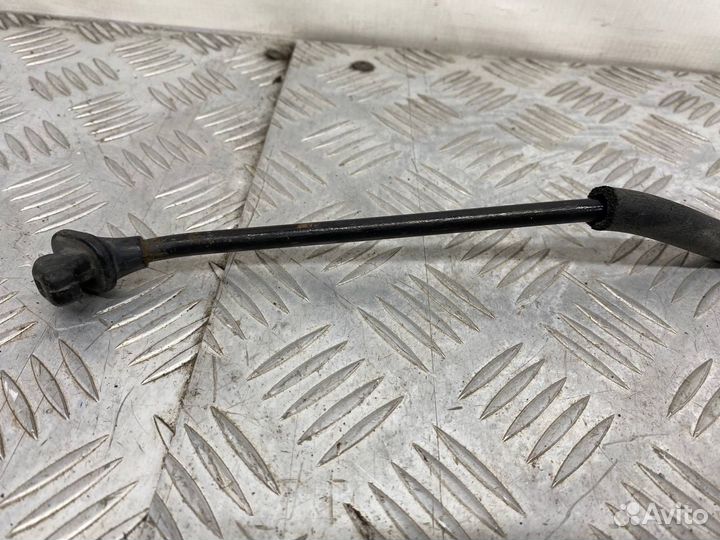 Б/У Держатель капота Hyundai Accent LC D3EA