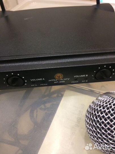 Радио микрофон