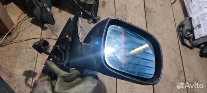 Зеркало правое Audi А4.Ауди А4