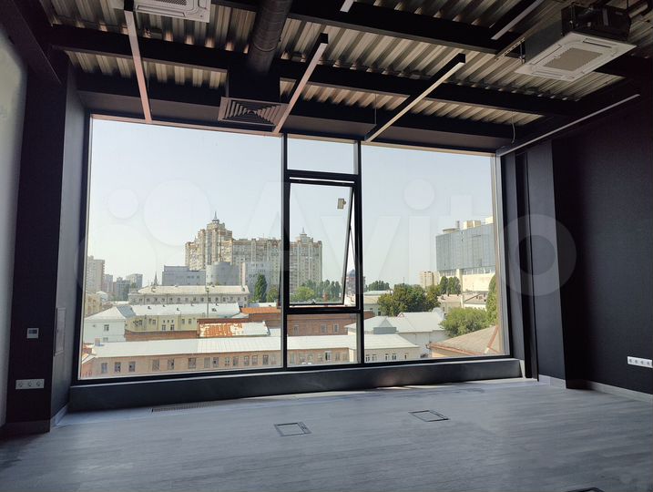 Офис с шикарным панорамным видом из окна, 32.5 м²