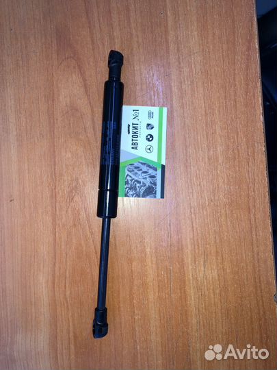 Амотризатор багажника Bentley 3W8827550G