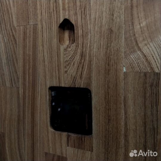 Часы из Ясеня