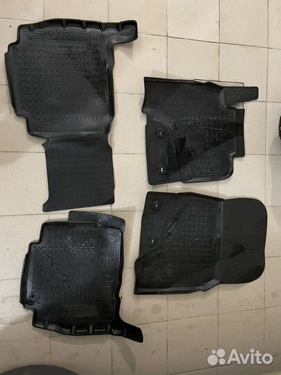 Коврики салона Toyota Land Cruiser 200