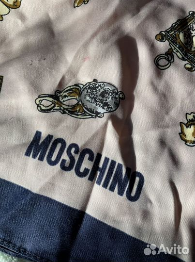 Шелковый платок женский moschino
