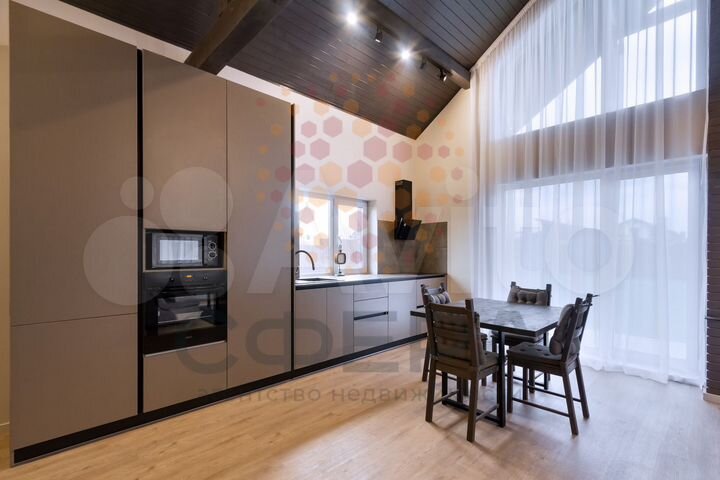 Коттедж 176,5 м² на участке 5 сот.