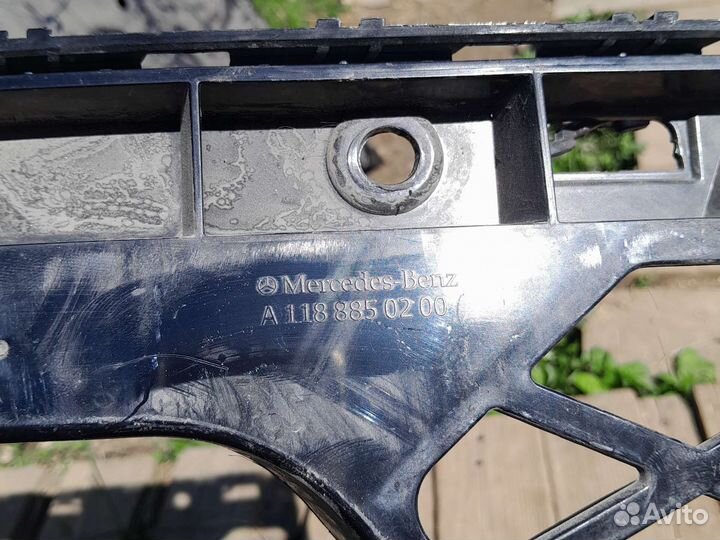 Кронштейн бампера задний правый Mercedes-Benz