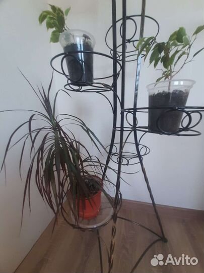 Подставка для цветов