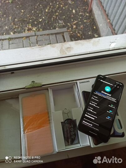 Samsung Galaxy A50, 4/64 ГБ