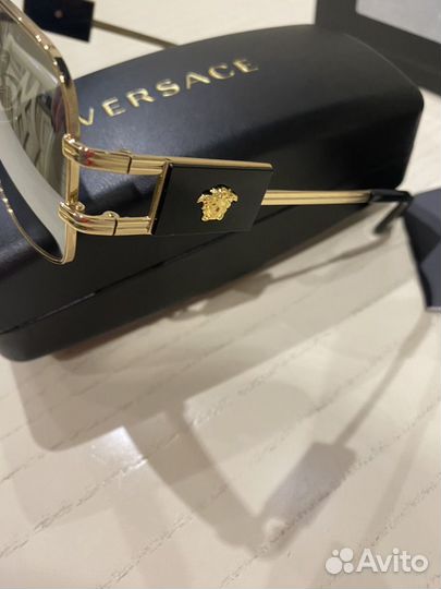 Солнцезащитные очки женские Medusa Versace