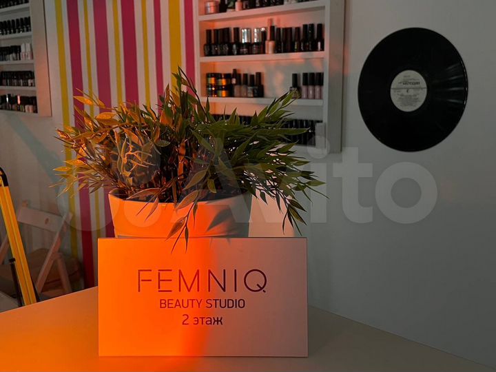 Аренда рабочего места мастера маникюра/парикмахера