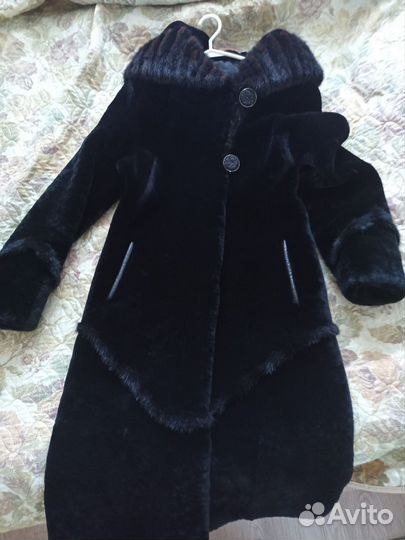 Шуба мутоновая с капюшоном