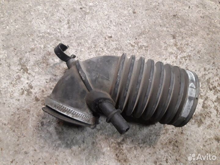 Патрубок воздушного фильтра Volvo S40