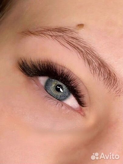 Наращивание ресниц, окрашивание бровей