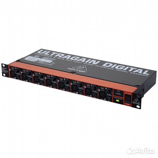 Behringer ada8200