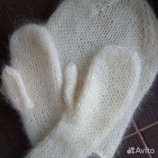 Шапка и варежки новые