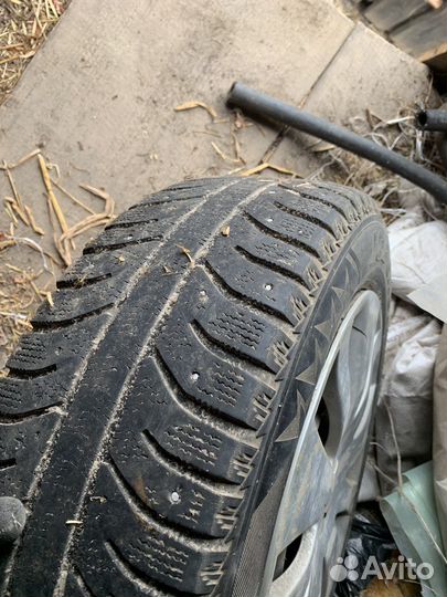 Bridgestone Ice Cruiser 7000 195/65 R15