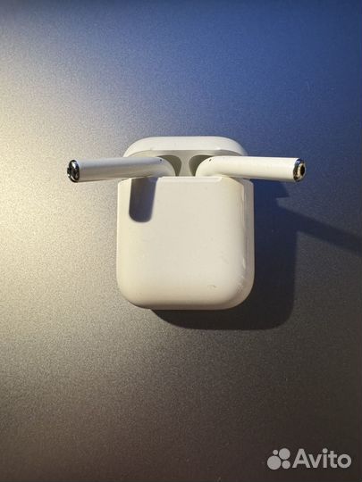 Наушники AirPods