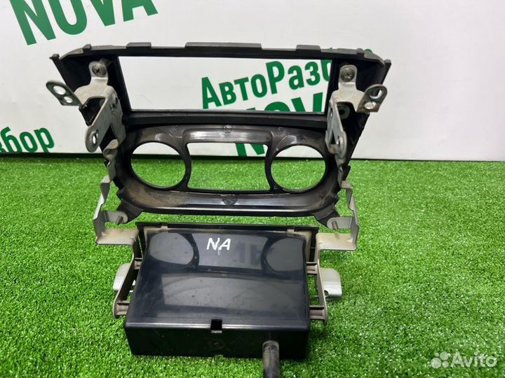 Накладка консоли Nissan Almera N16 1.5 QG15 2005