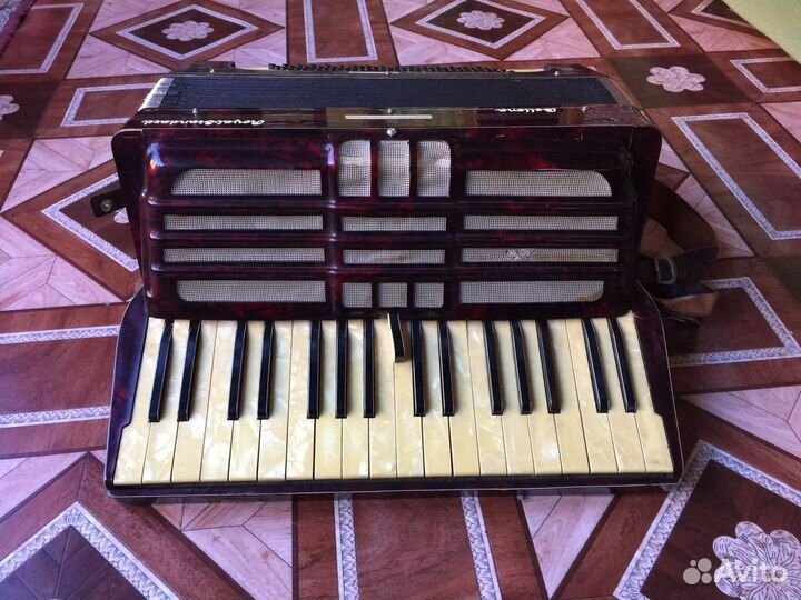 Аккордеон Royal Standard Bellona