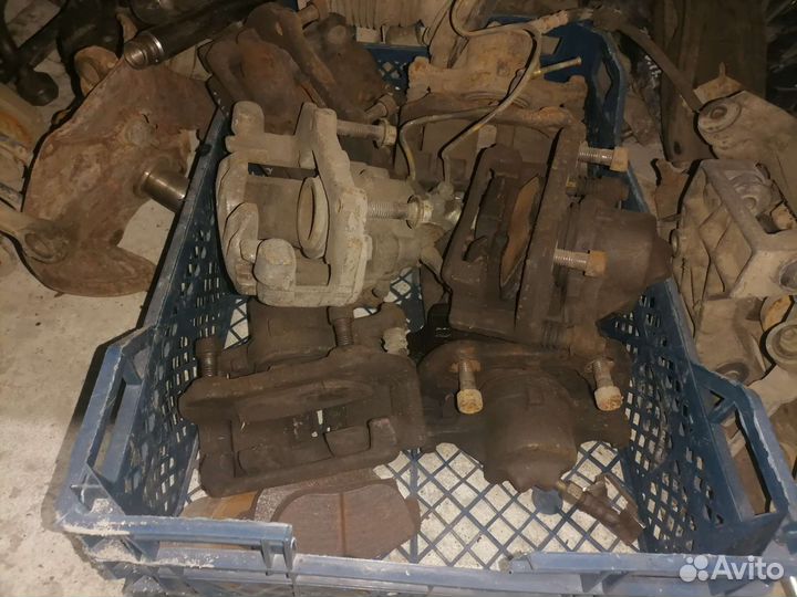 Передние суппорта Volvo 940