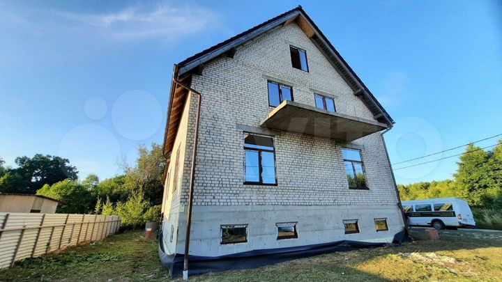 Дом 392 м² на участке 6 сот.