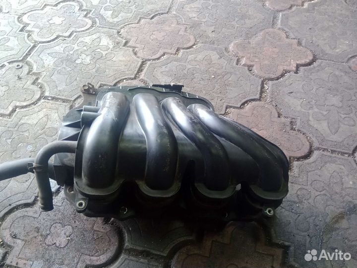 Впускной коллектор на Киа Рио 3