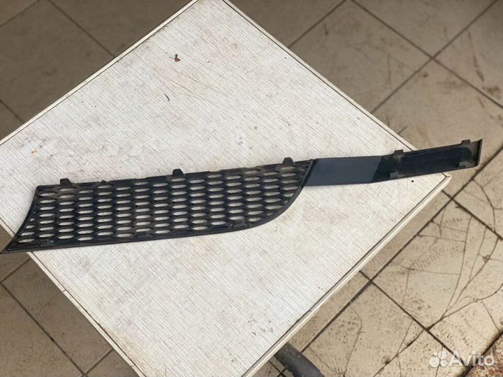 Mercedes-Benz накладка капота переднего левая