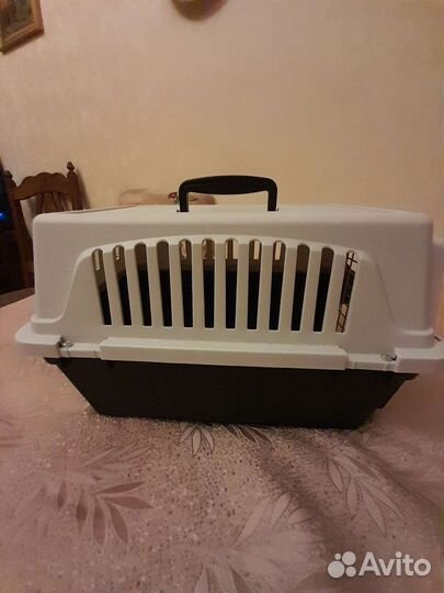 Переноска для кошек и собак