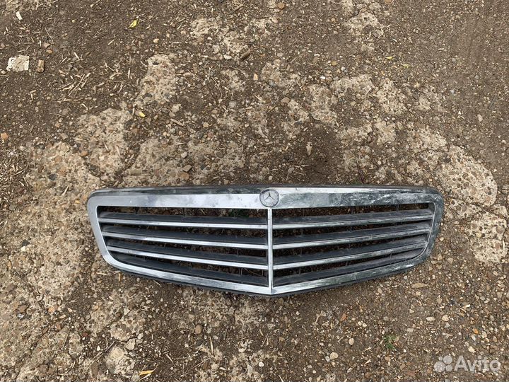 Решетка радиатора Mercedes C W204