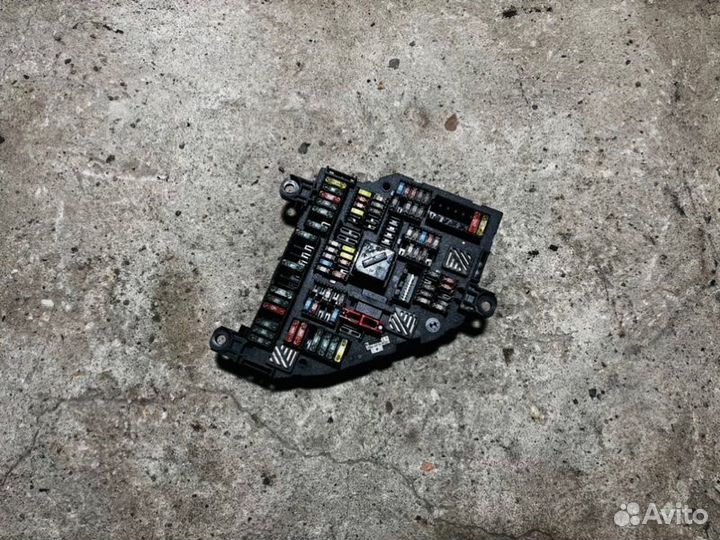 Блок предохранителей Bmw 7 F02 N63B44A 2011