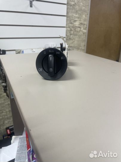 Выключатель фар Фольксваген Гольф 6 Джетта