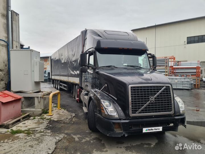 Volvo VNL 64T, 2004