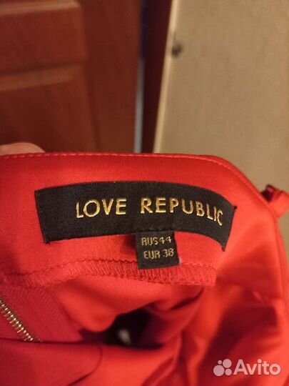 Платье красное алое карандаш